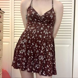 spaghetti strap v-neck rimper